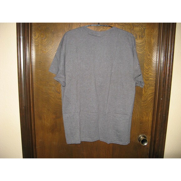 Mens The University of Iowa Hawkeye Logo Grey T-Shirt Size XL NWT NEW WITH TAGS - Picture 3 of 3